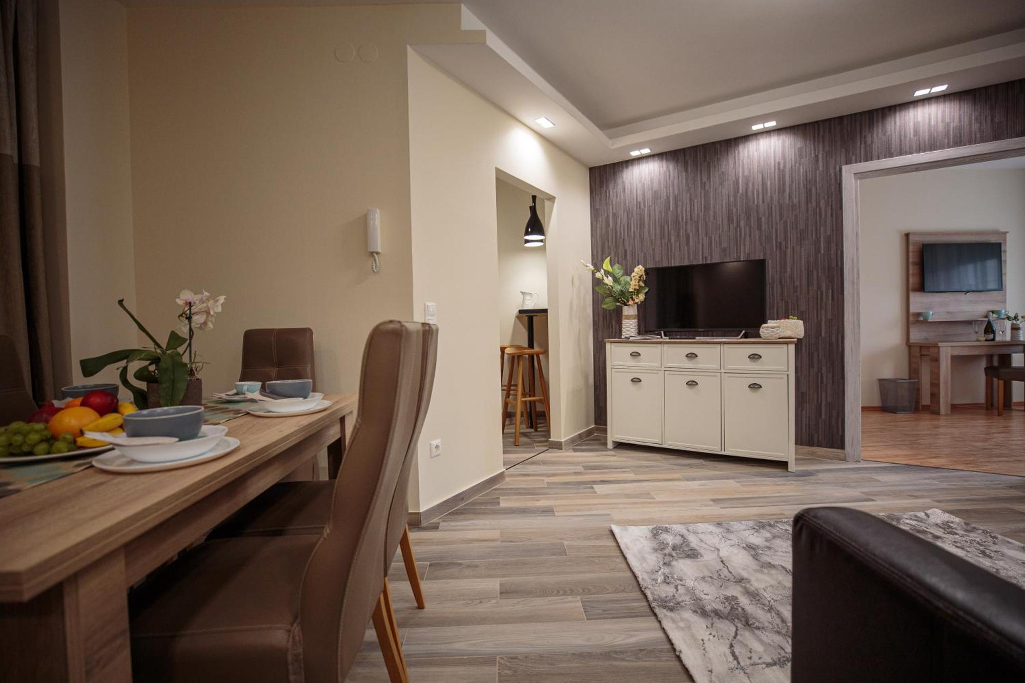 Mokka Apartments ミシュコルツ エクステリア 写真