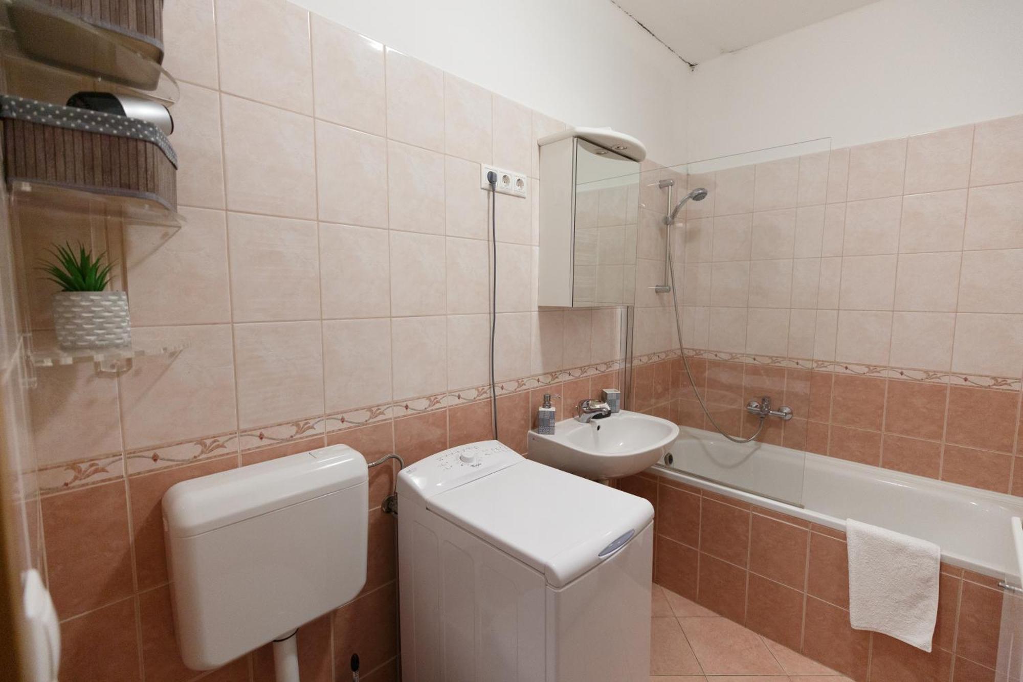 Mokka Apartments ミシュコルツ エクステリア 写真